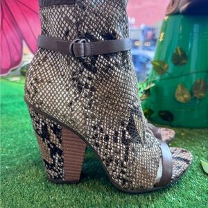 Tsubo Women's Snake-Print Open-Toe snake print Ankle Boot
